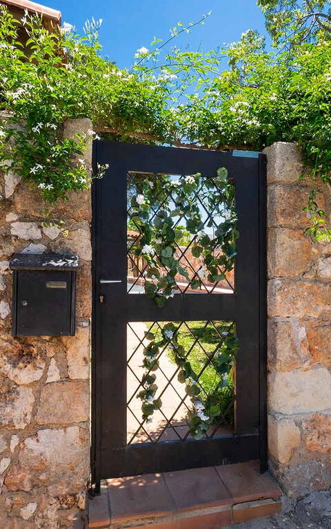 Villa Giani: Entrée principale, Extérieurs