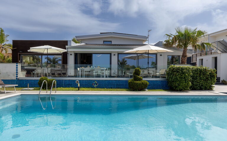 Villa Vincenzo: bassin, Extérieur, Extérieurs