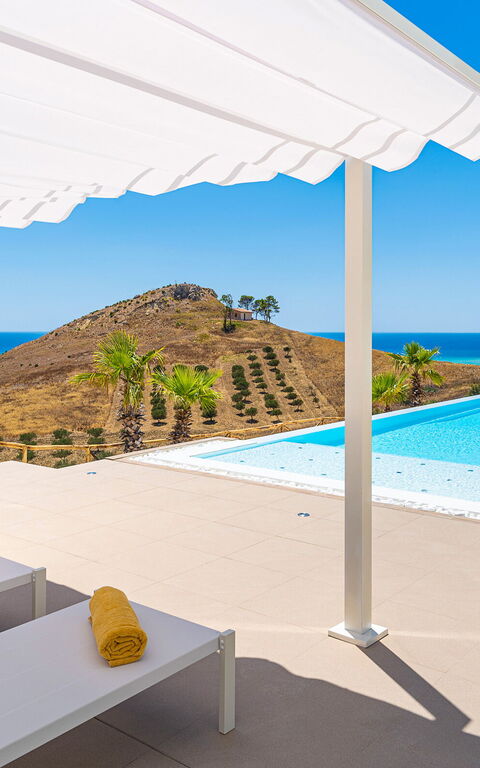 Villa Domizia: bassin, Vues