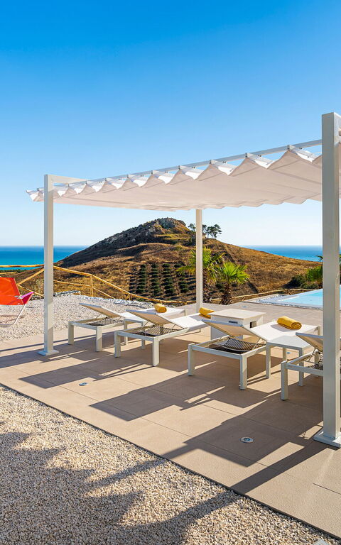 Villa Domizia: bassin, Jardin, Vues