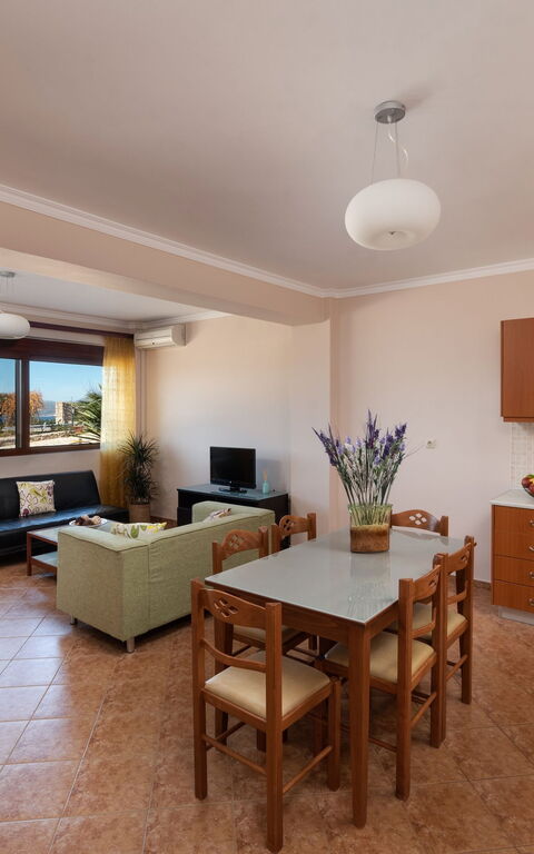 Villa Halepi: Cuisine, Salon