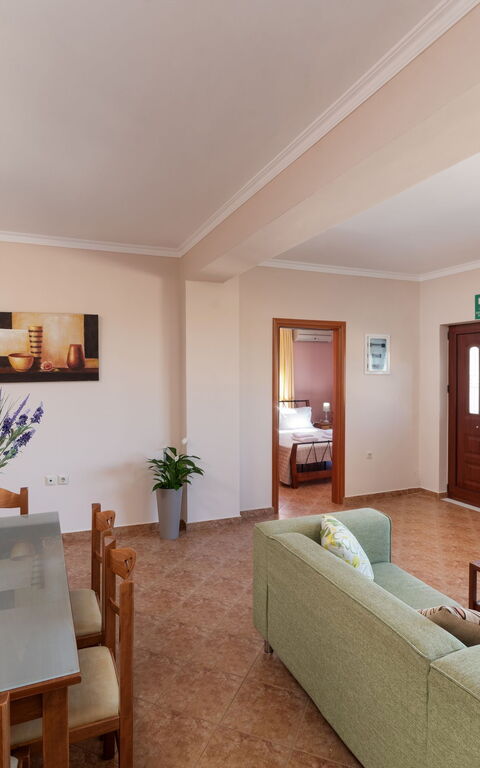 Villa Halepi: Cuisine, Salon