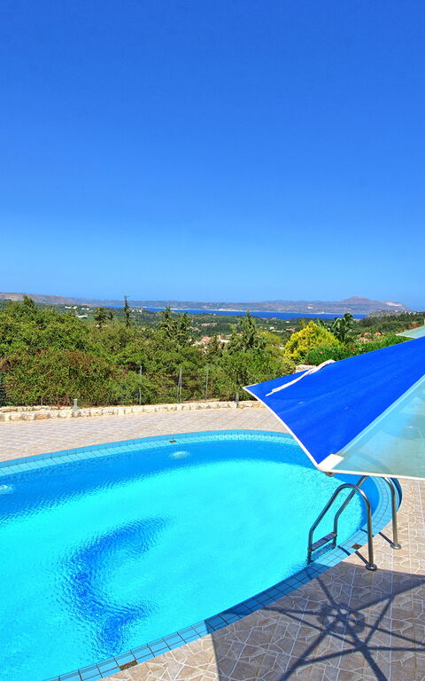 Villa Halepi: bassin, Extérieur