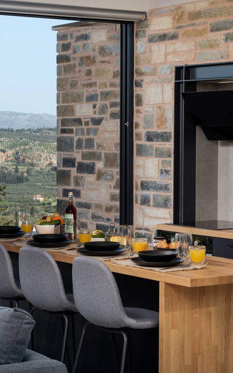 Villa Kallos: Cuisine, Salle à manger, Salon