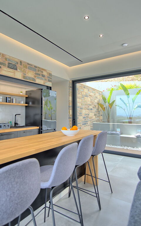 Villa Kallos: Cuisine, Salle à manger, Salon