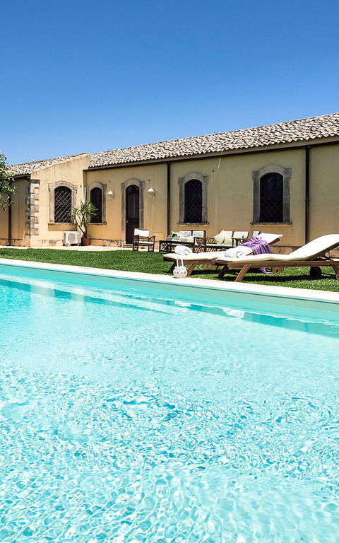 Don Salvatore: bassin, Extérieurs, Jardin