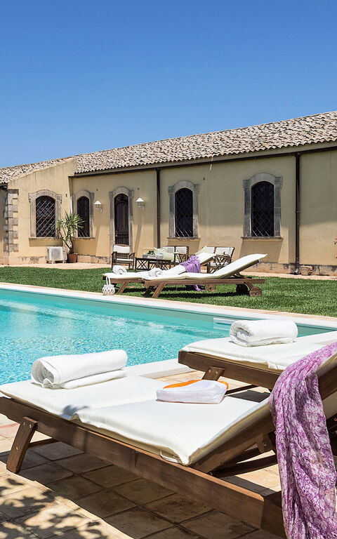 Don Salvatore: bassin, Extérieurs, Jardin