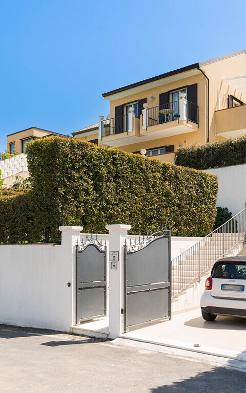 Villa Giutitta: Entrée principale, Extérieur, Extérieurs