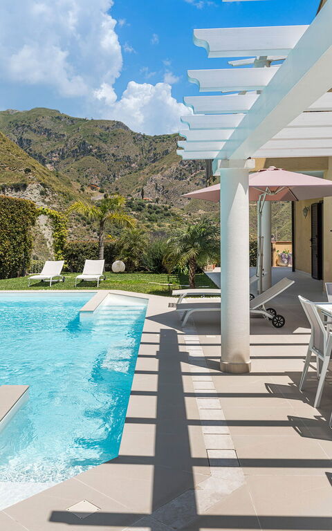 Villa Giutitta: bassin, Extérieurs, Jardin