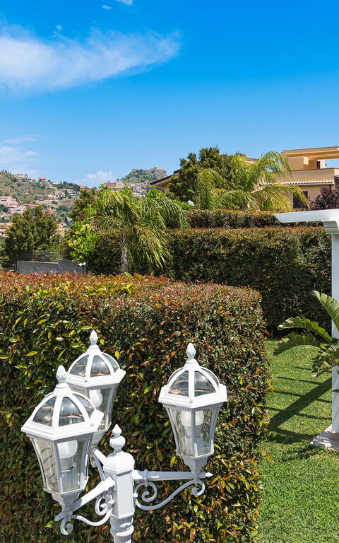 Villa Giutitta: Extérieurs, Jardin