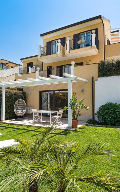 Villa Giutitta: Extérieurs, Jardin