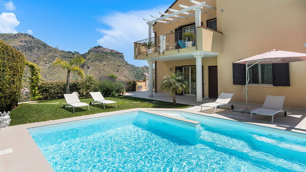 Villa Giutitta: bassin, Extérieurs, Jardin