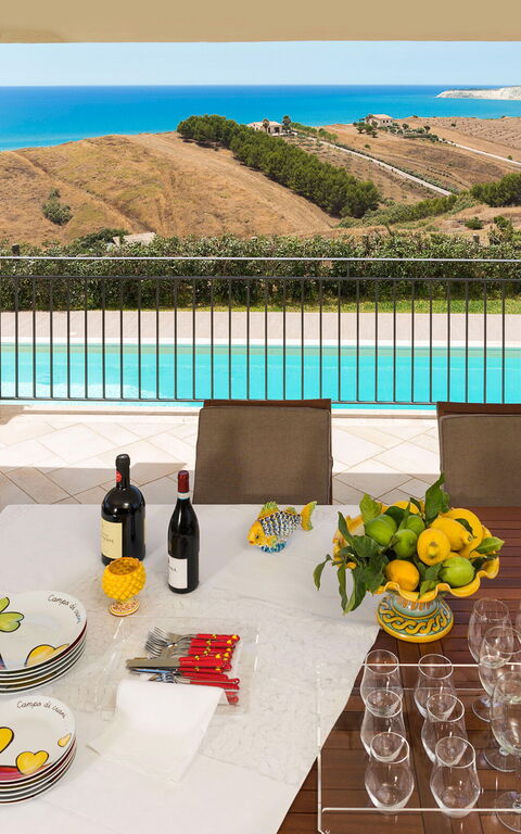 Villa Anthea: bassin, Extérieurs, Vues