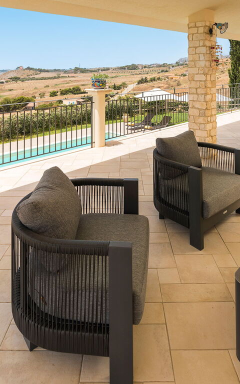 Villa Anthea: bassin, Extérieurs, Vues