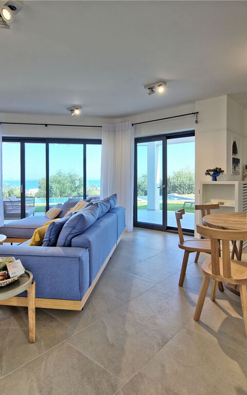 Villa Acropolitana: Cuisine, Salon