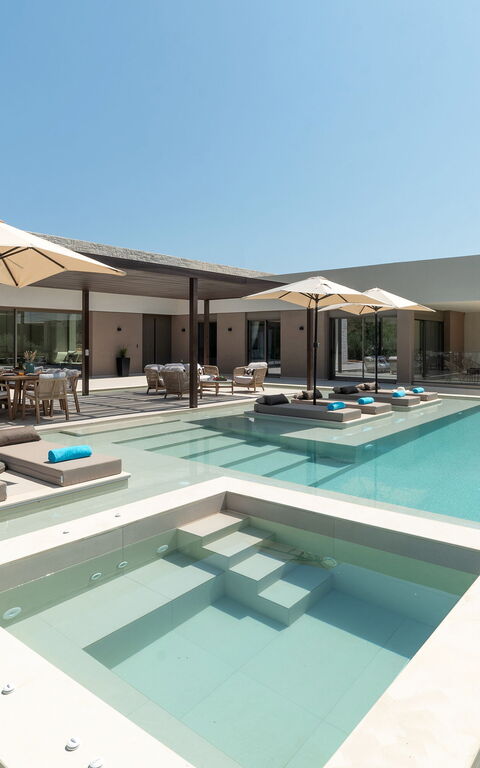 Villa El: bassin, jacuzzi