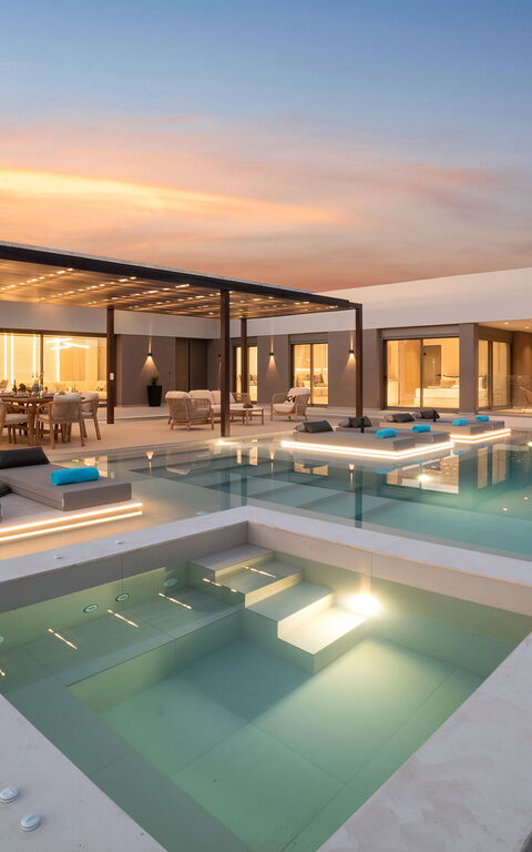 Villa El: bassin, jacuzzi