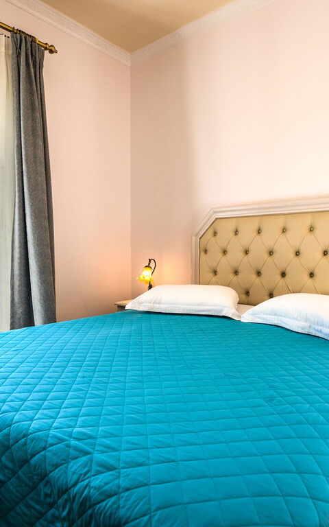 Iro Royal Villa: chambre à coucher