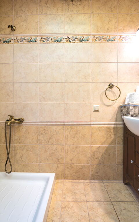 Iro Royal Villa: Salle de bain