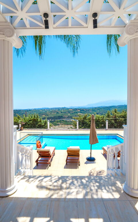 Iro Royal Villa: bassin, Extérieur, Extérieurs, Vues