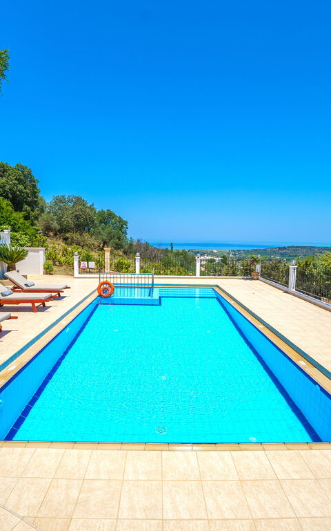 Iro Royal Villa: bassin, Extérieur, Extérieurs