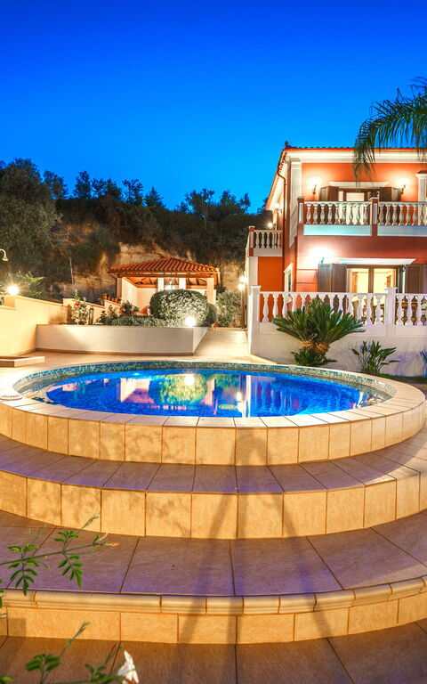 Iro Royal Villa: bassin, Extérieur, Extérieurs, jacuzzi