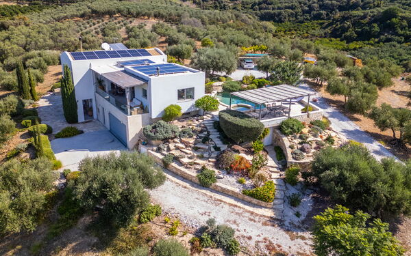 Villa Lucy: Extérieur, Extérieurs