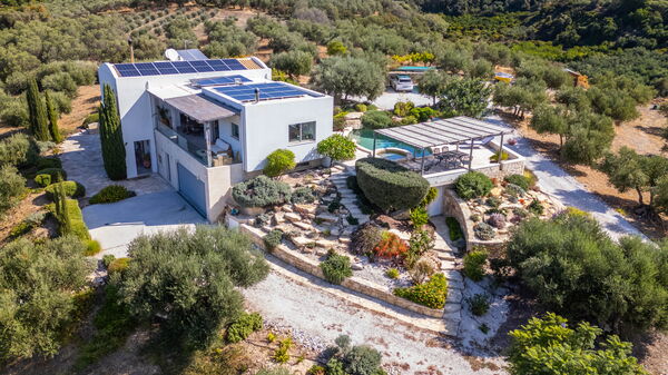 Villa Lucy: Extérieur, Extérieurs