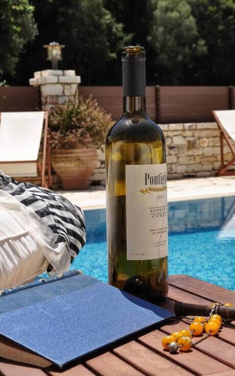 Villa Angie: bassin, Extérieur, Extérieurs