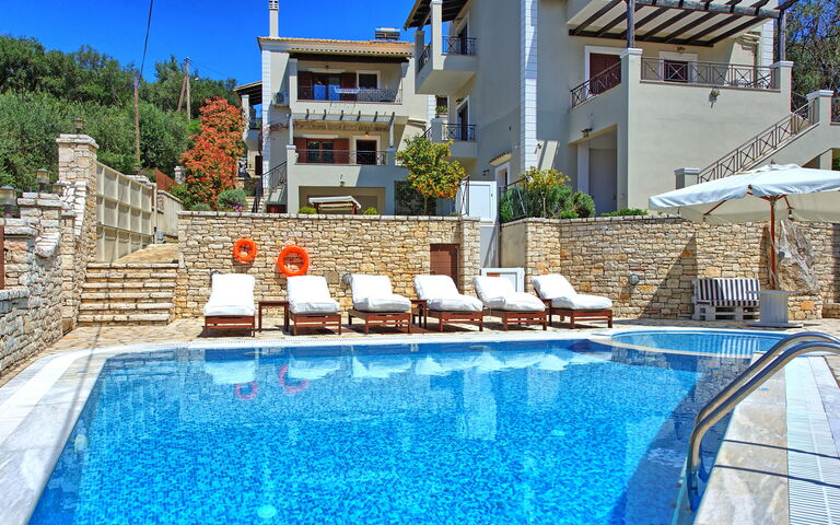 Villa Angie: bassin, Extérieur, Extérieurs