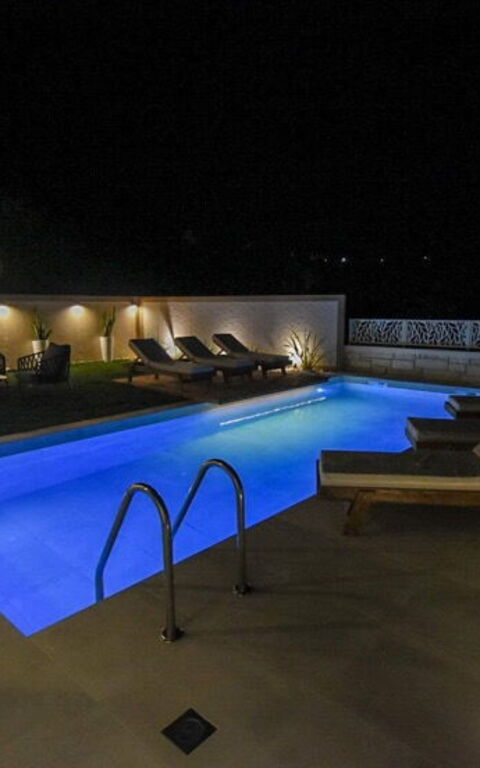 Villa Silentium Evilia: bassin, Extérieur, Extérieurs, Jardin