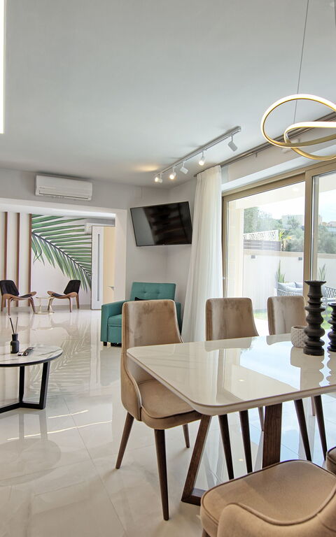 Villa Silentium Evilia: Salle à manger, Salon