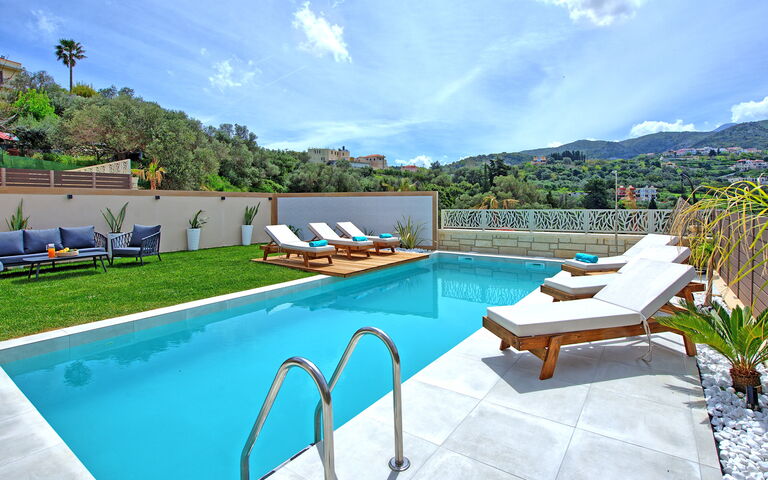 Villa Silentium Evilia: bassin, Extérieur, Jardin