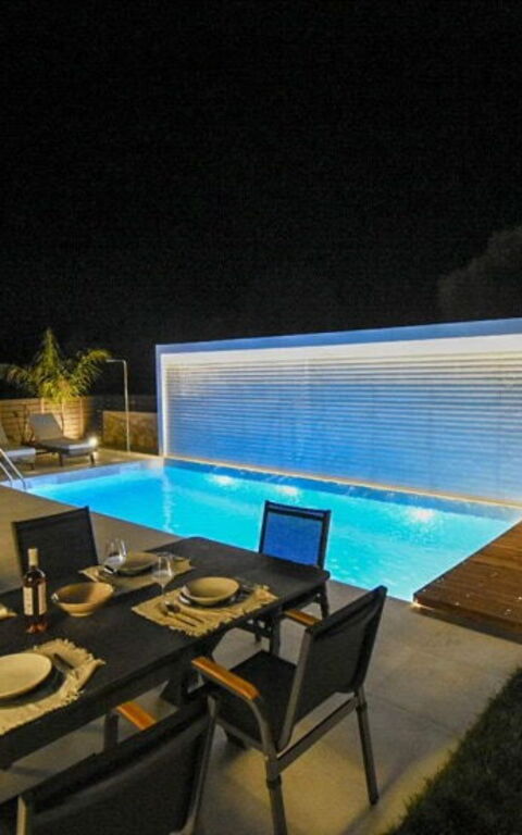 Villa Silentium Ionia: bassin, Extérieurs