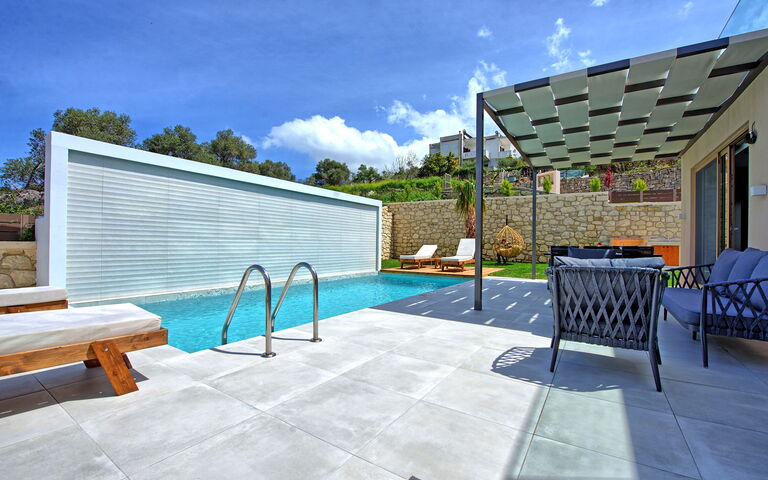 Villa Silentium Ionia: Balcon / Terrasse / Patio, bassin, Extérieur