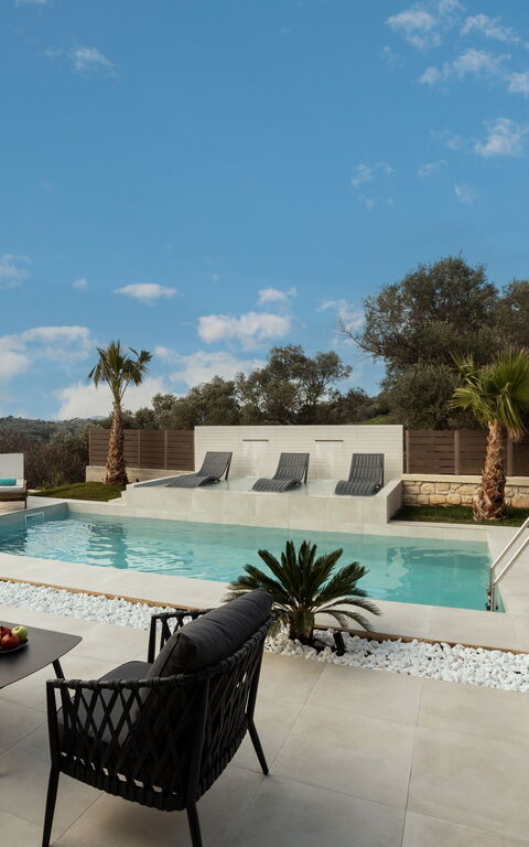 Villa Silentium Olia: bassin, Extérieur, Extérieurs