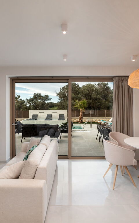 Villa Silentium Olia: Salle à manger, Salon