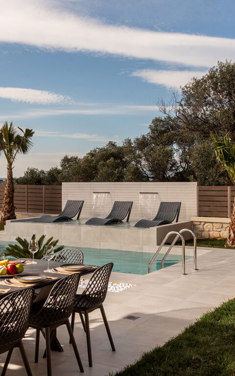 Villa Silentium Olia: bassin, Extérieur, Extérieurs, Jardin