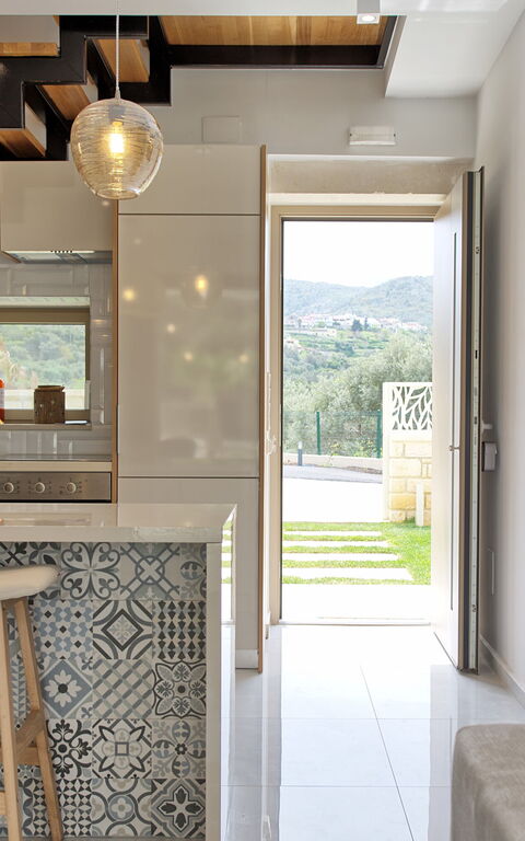 Villa Silentium Olia: Cuisine, Salle à manger, Salon