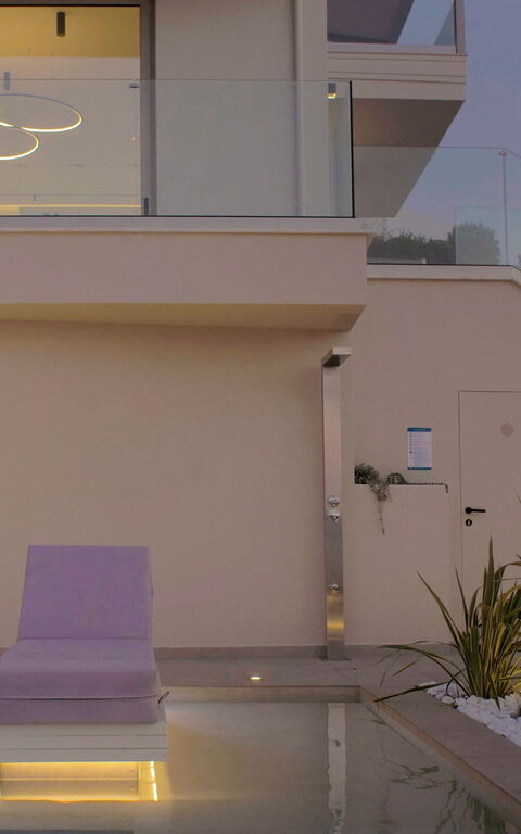 Seaview Lux: bassin, Extérieur