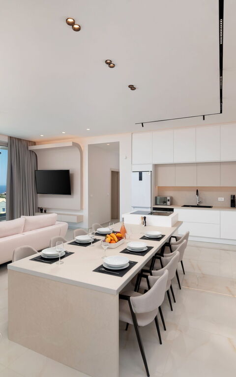 Seaview Lux: Cuisine, Salle à manger, Salon