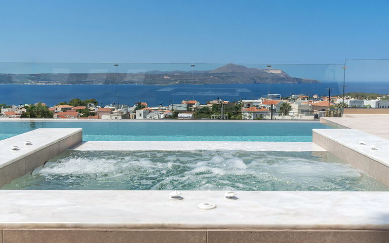 Seaview Lux: Extérieur, Extérieurs, jacuzzi