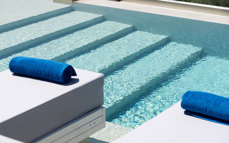 Seaview Lux: bassin, Extérieur, Extérieurs