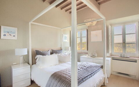 Logement La Loggia: chambre à coucher