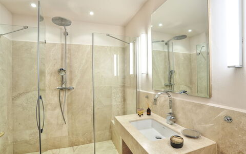 Logement La Pergola: Salle de bain