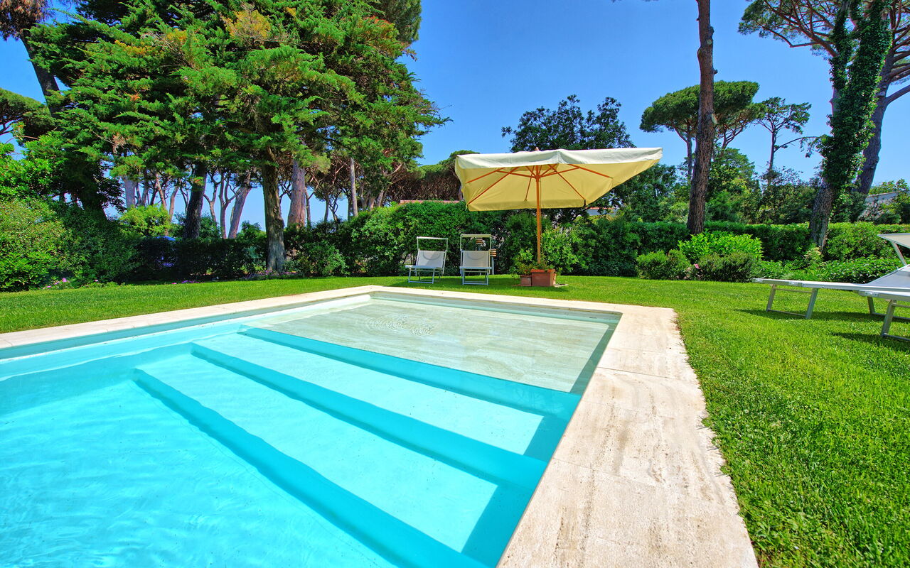Villa Dolce Vita: bassin, Extérieur, Jardin