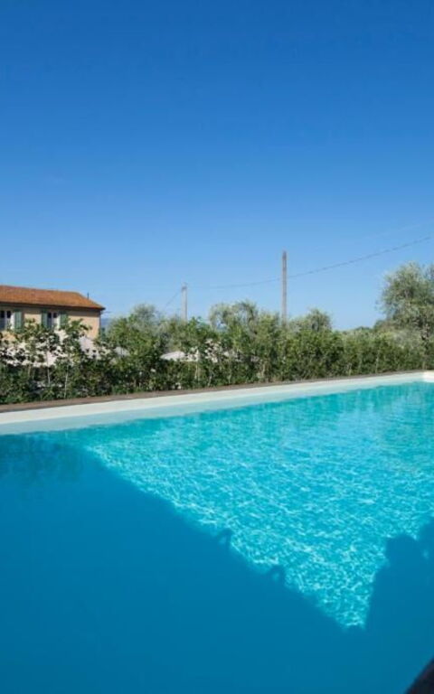 Bello Stare: bassin, Extérieur, Extérieurs