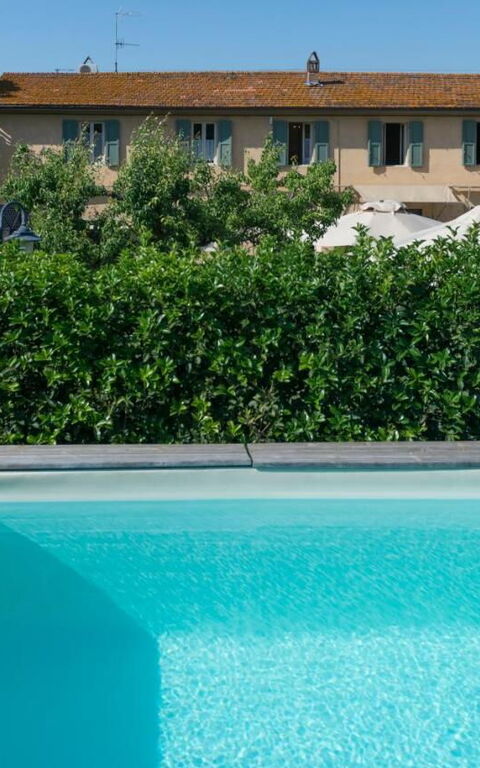 Bello Stare: bassin, Extérieur, Extérieurs