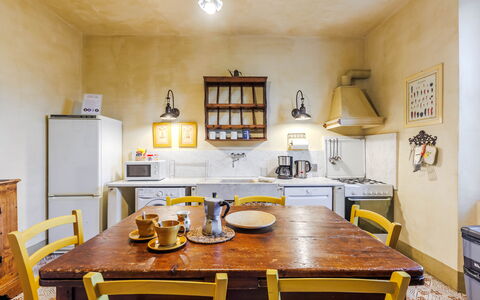 Logement Giallone: Cuisine, Salle à manger