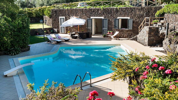 Villa Montefiore: bassin, Extérieur, Extérieurs